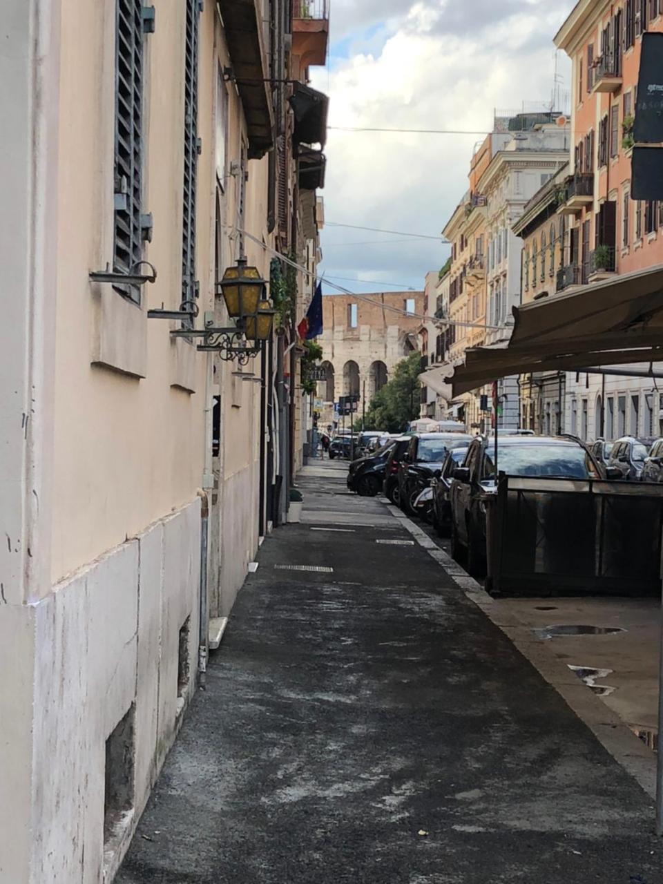 Residenza Giulia Al Colosseo Roma Exterior foto